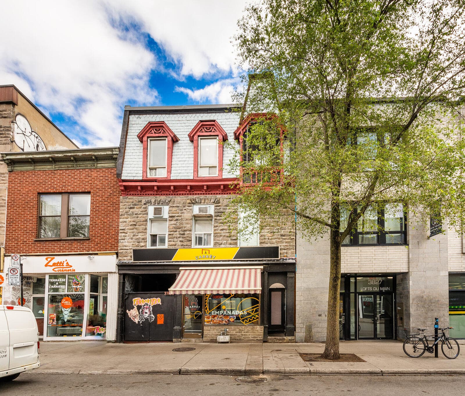 MONTREAL BACHELOR PARTY HOUSING GUIDE: AIRBNB VS HOTELS VS RENTALS (2026) - Connected Montreal experience