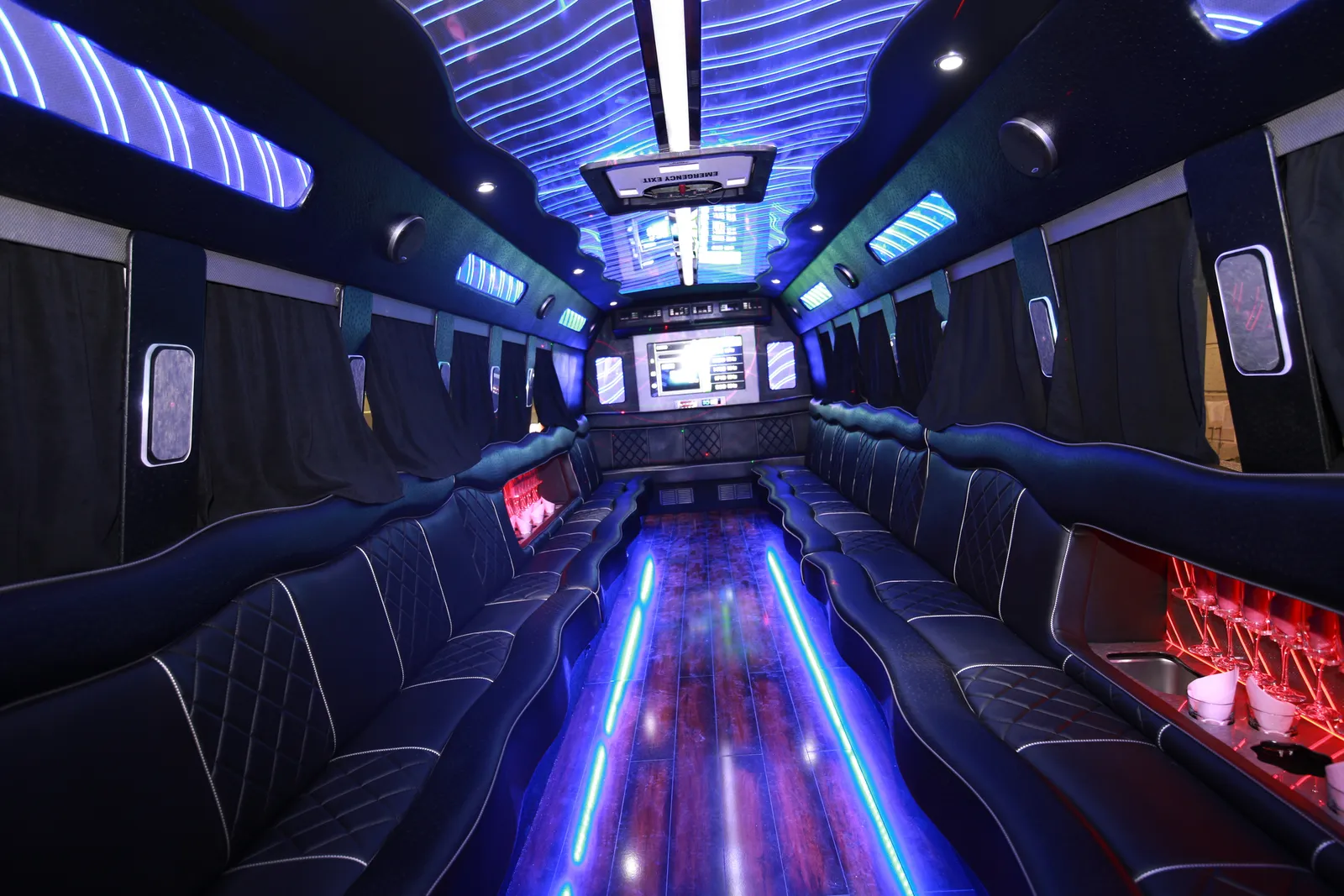 LIMO SERVICE & AIRPORT TRANSFERS — Montreal bachelor party experience