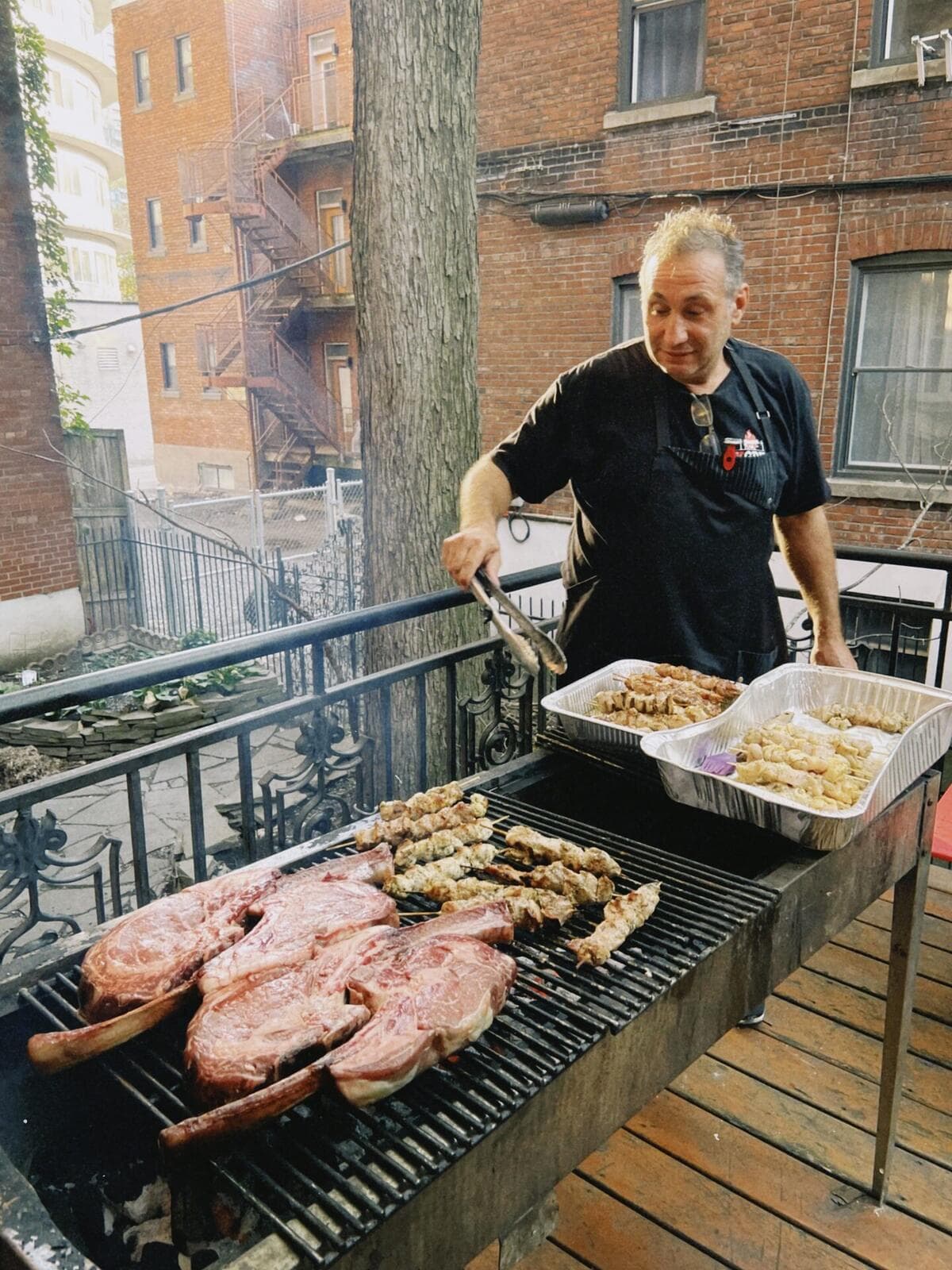 CLIENT REVIEW: LAST MINUTE 17 GUYS FROM BOSTON - Connected Montreal experience