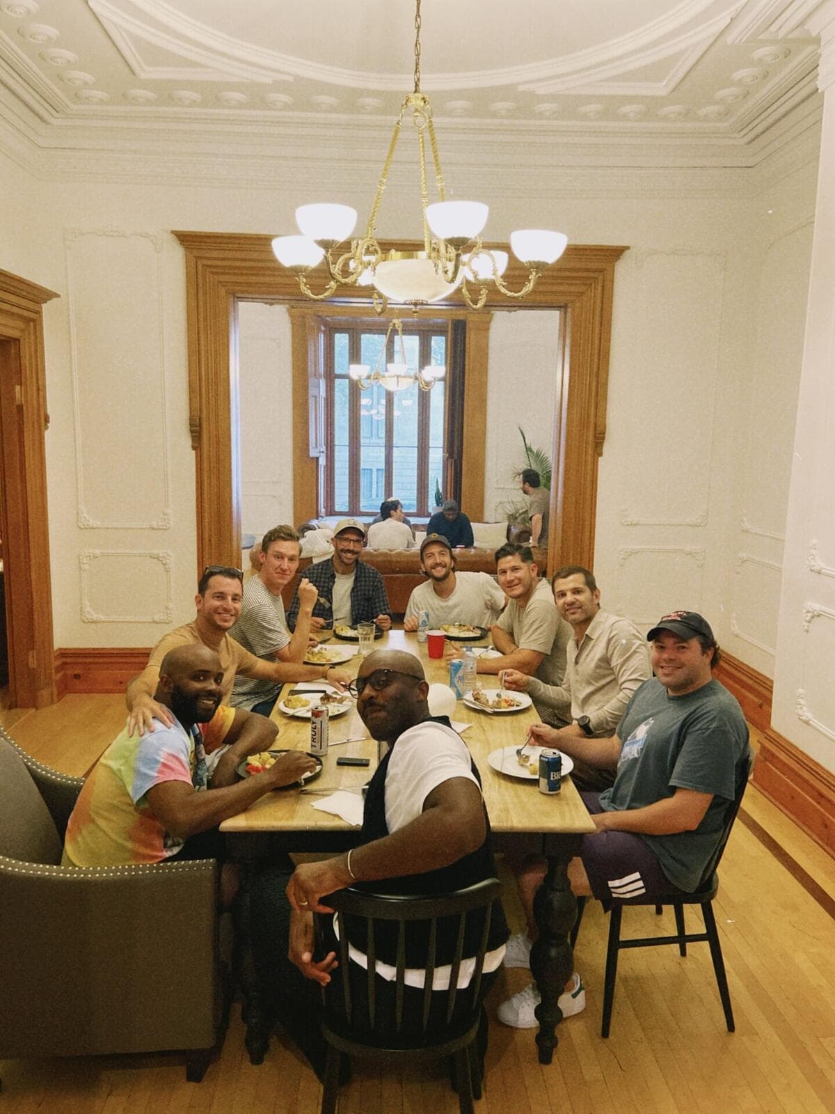 CLIENT REVIEW: LAST MINUTE 17 GUYS FROM BOSTON - Connected Montreal experience