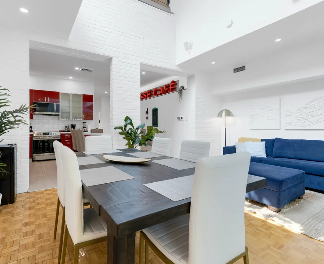 JEANNE MANCE + PENTHOUSE (2 HOUSES) — Montreal bachelor party housing