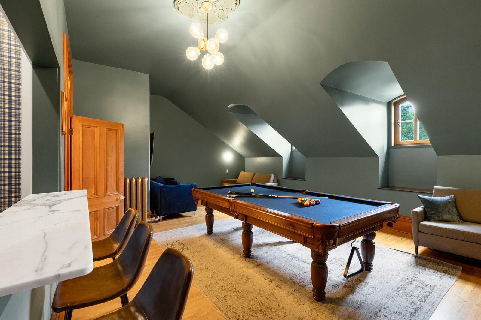 LUXURY DOWNTOWN MANSION