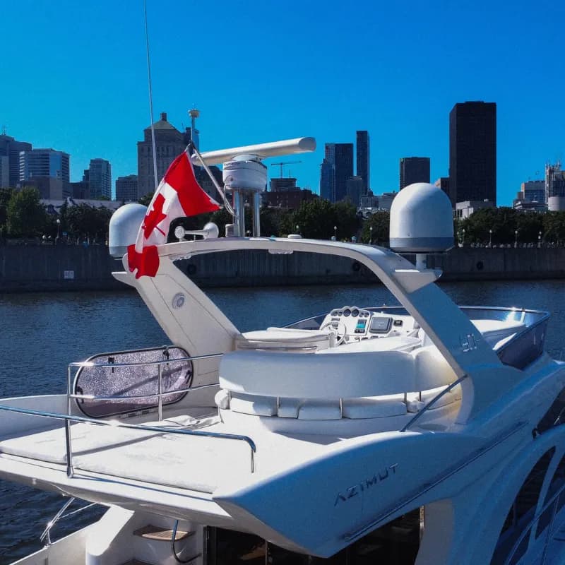 PRIVATE YACHT CHARTER - Connected Montreal experience