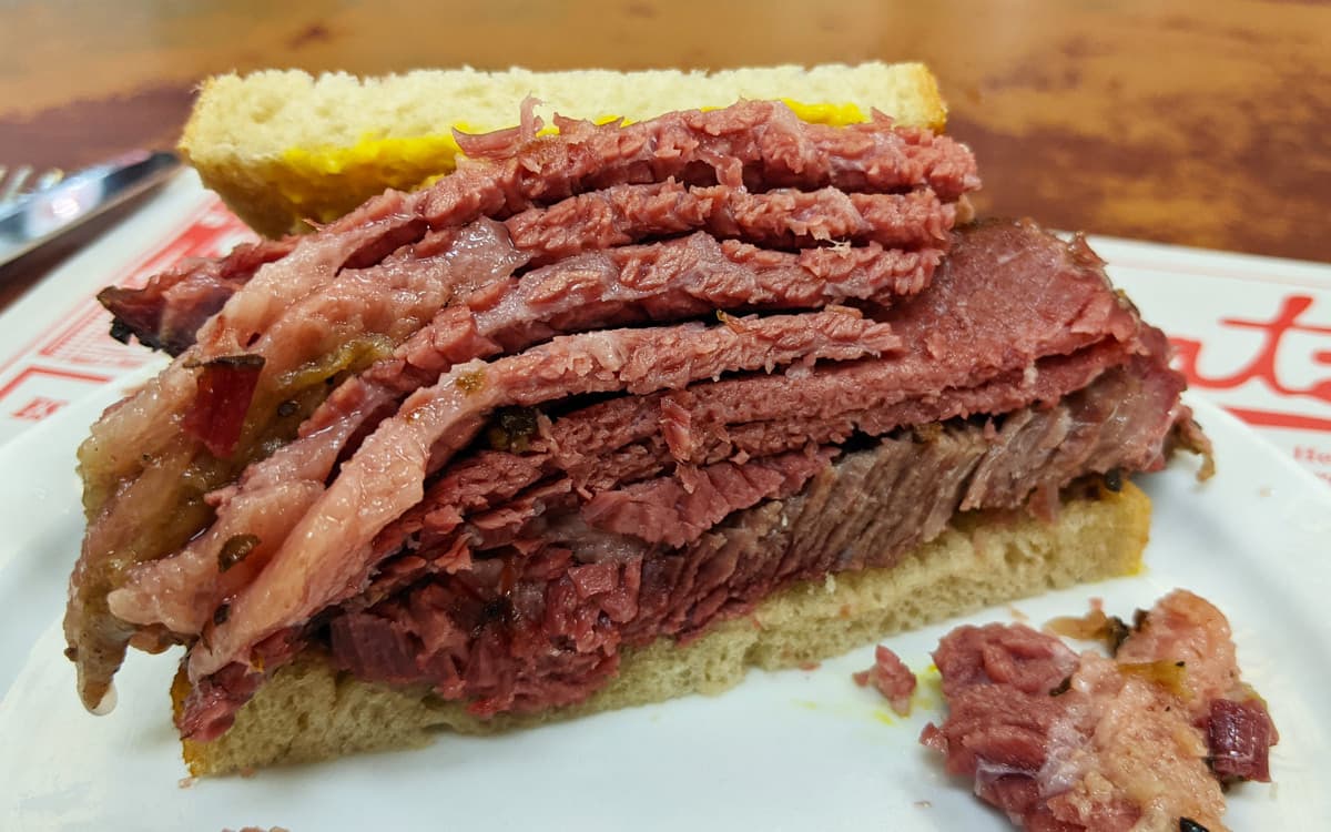 SCHWARTZ'S CATERING — PERSONAL SMOKED MEAT SLICER - Connected Montreal experience